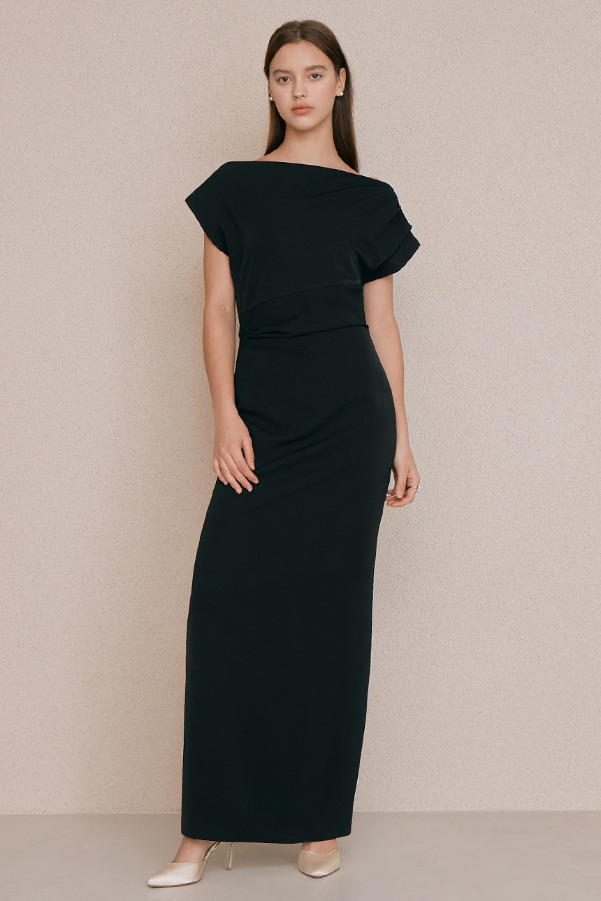 ATHENA Asymmetric sleeve maxi dress (Black)