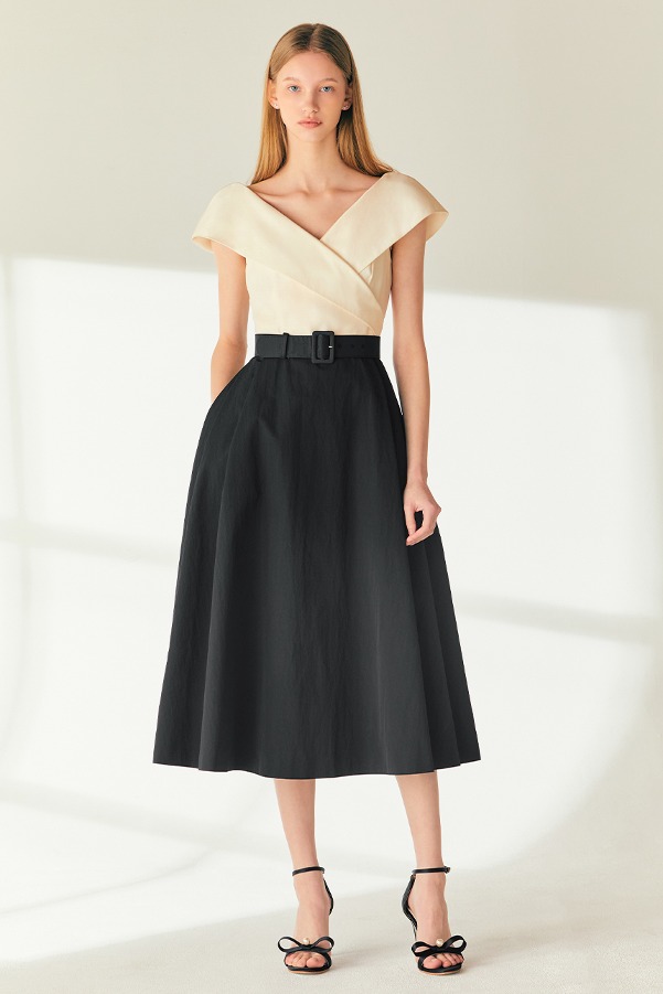 [이지아, 이나연 착용]BELLE Wide v-neck A-line dress (Ivory&amp;Black)