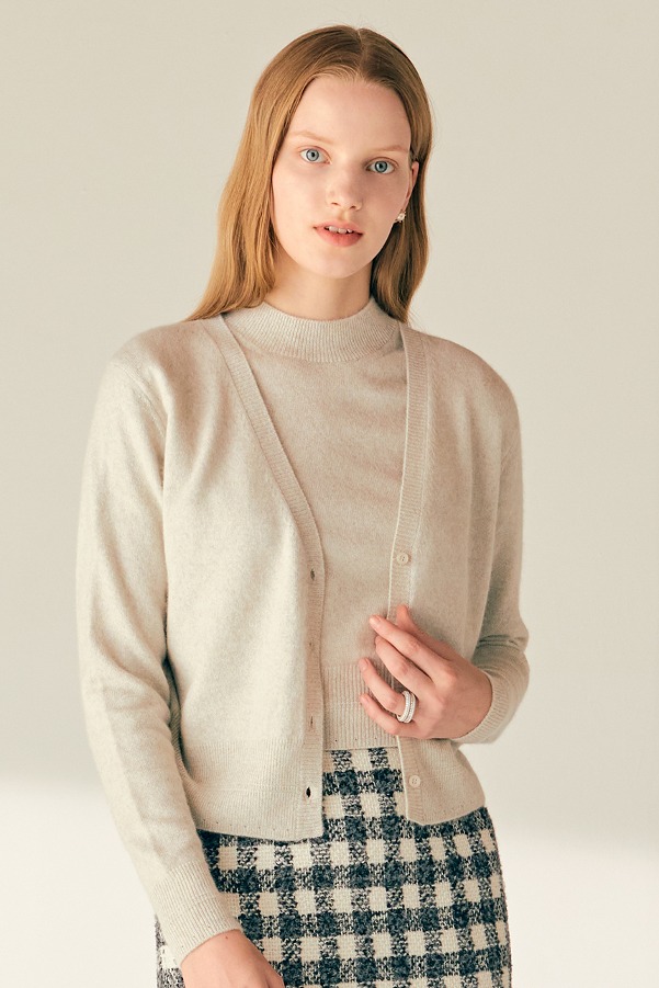 [SET]LEANNA V-neck fox fine wool knit cardigan + SHIRLEY Mock neck fox fine wool knit top (Oatmeal)