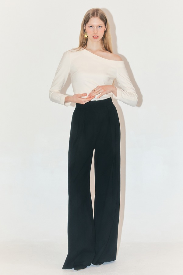 NELLIE Tuck wide trousers (Black)